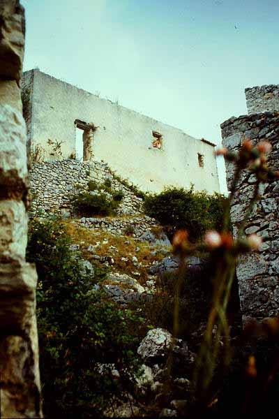 Die Ruinen von Chateauneuf.