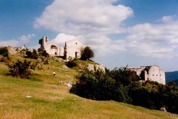 Die Ruinen von Chateauneuf.